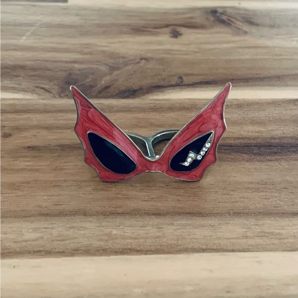 BETSEY JOHNSON Glampire Collection Vampire sunglasses vintage Double Ring NWOT